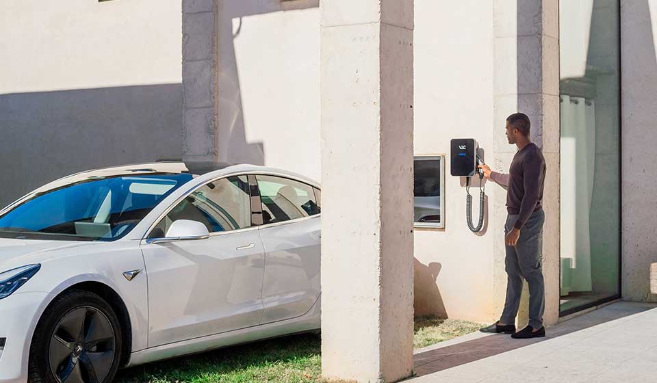 Ricaricare auto elettrica a casa