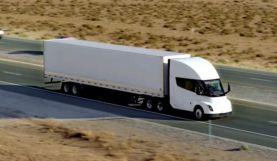 Camion elettrici Tesla Semi