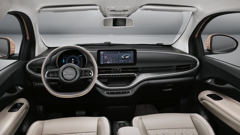 Fiat 500 elettrica prezzo, autonomia e ricarica