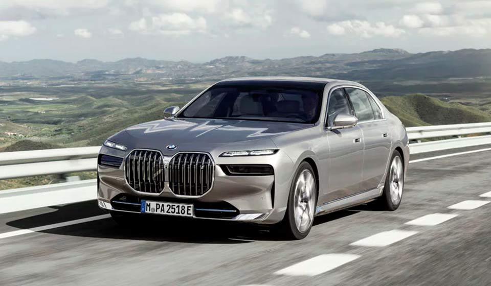 Auto elettriche con più autonomia BMW i7