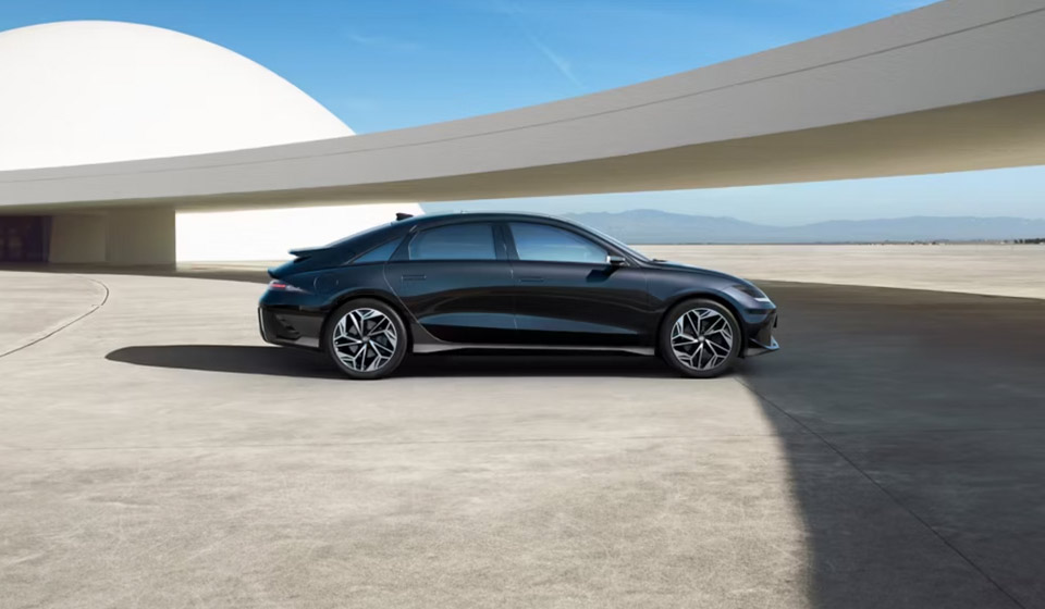 Hyundai Ioniq 6 Auto elettrica con maggiore autonomia