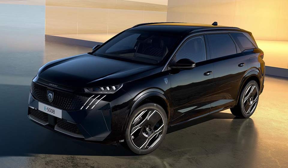Peugeot e 5008 Auto elettrica con maggiore autonomia
