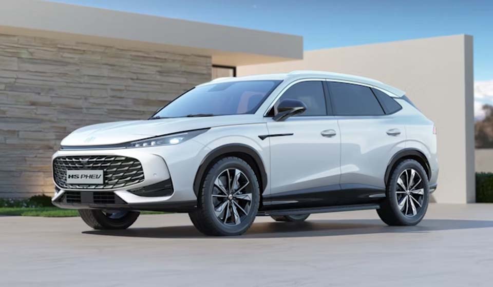 Auto ibrida plug-in più economica - MG HS