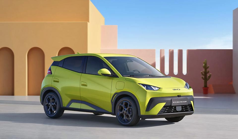 BYD Dolphin Surf auto elettrica più economica Italia