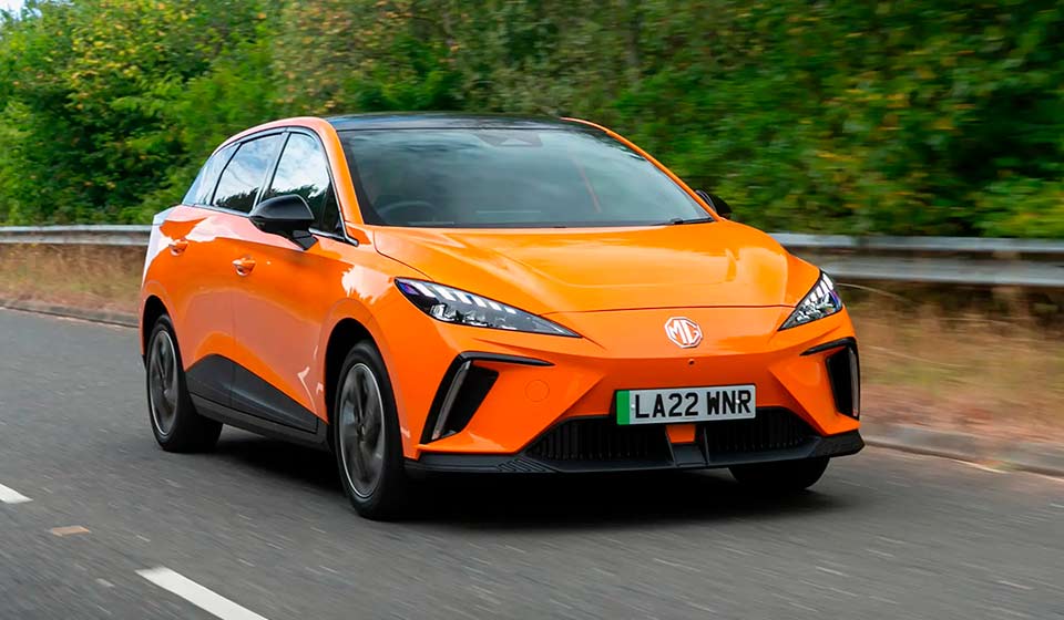 MG4 auto elettrica più economica Italia